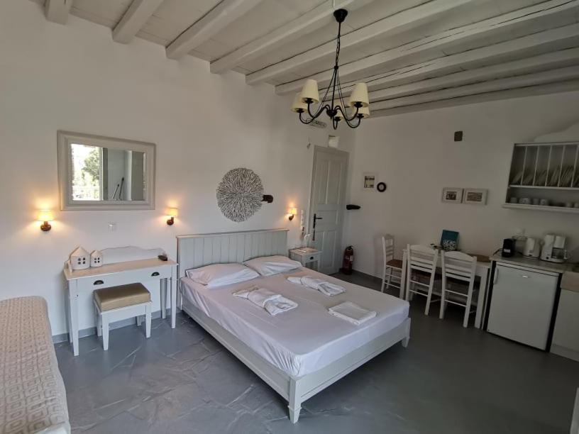 Elia Apartments Agios Romanos Exterior photo